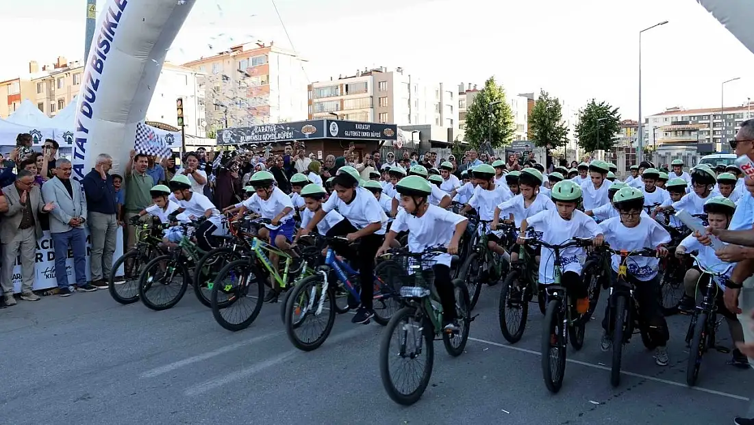Konya’da Düz Bisiklet Yarışı heyecan verdi