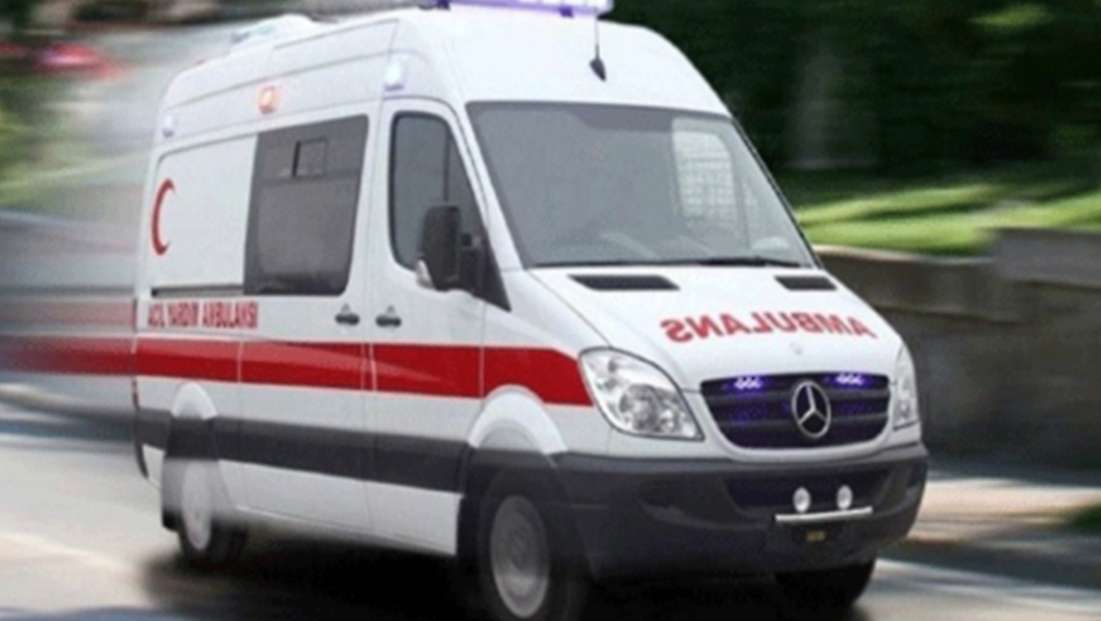 Konya'da kamyonet ile minibüs çarpıştı