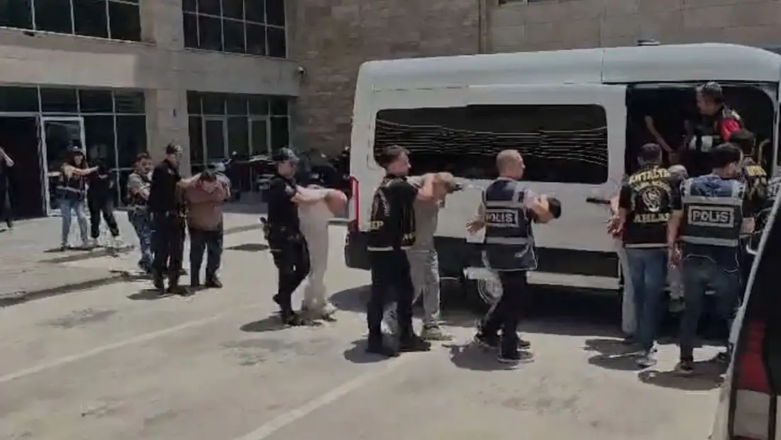 Konya merkezli 24 ilde ehliyet sınavı usulsüzlüğüne operasyon!