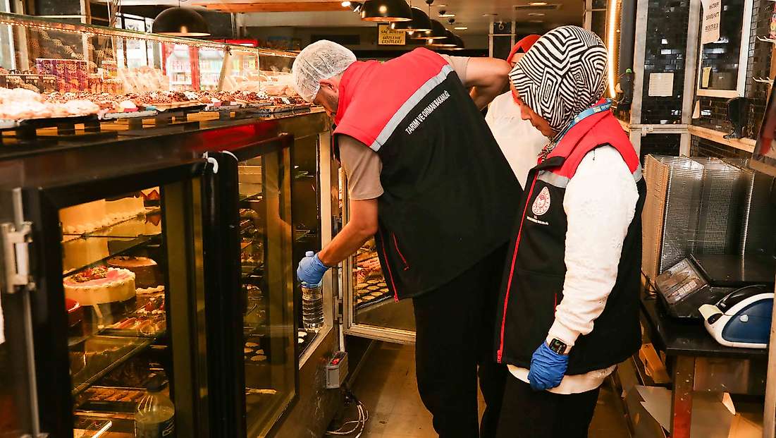 Meram'da zabıta sahaya indi: Fırın ve pastanelerde denetimler sürüyor