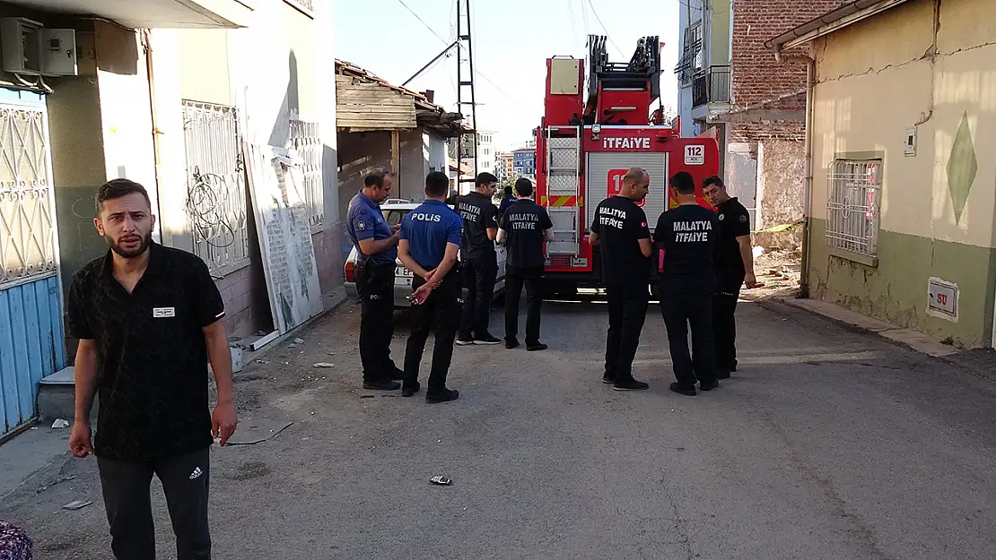 Malatya'da 5 büyüklüğündeki deprem paniğe neden oldu