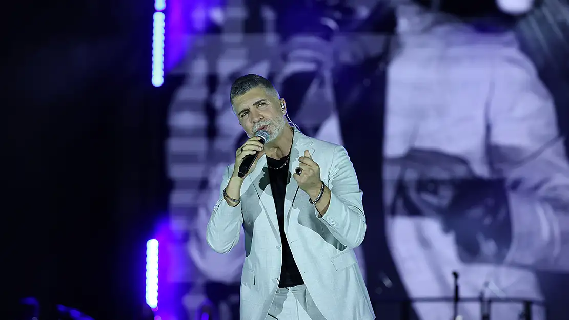 Özcan Deniz Konya'yı salladı!