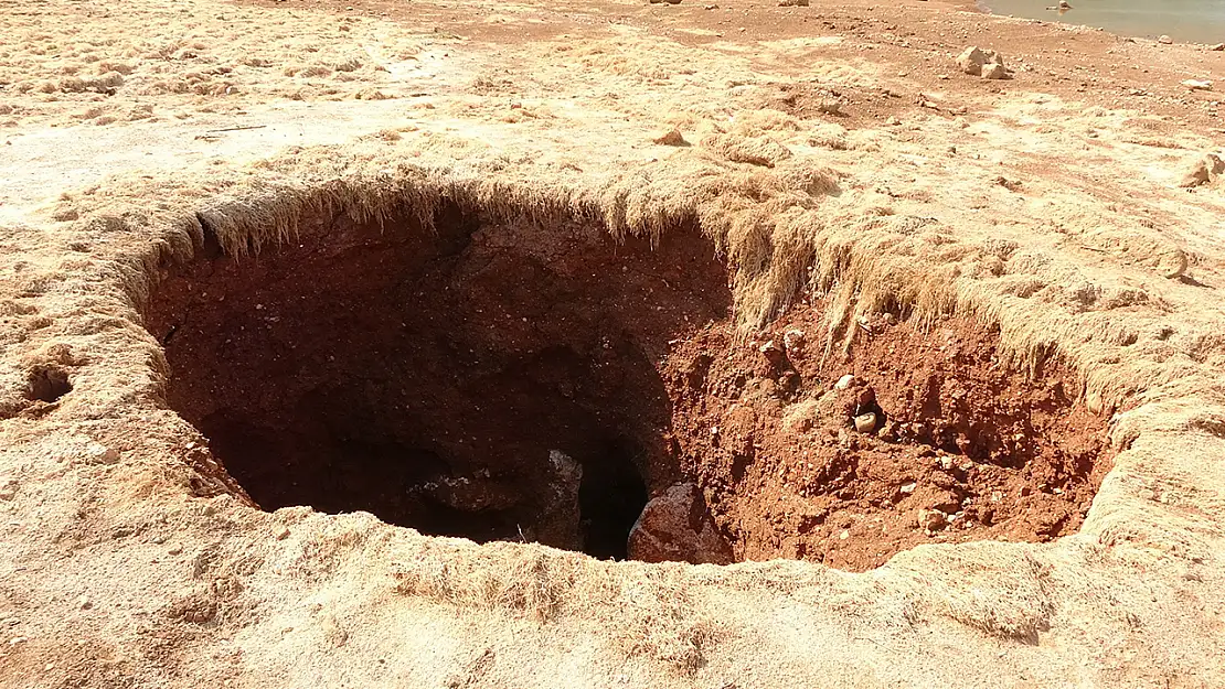 Sular çekildi obruk çıktı! Isparta'daki obruğun Konya'dakilerden farkı ne?