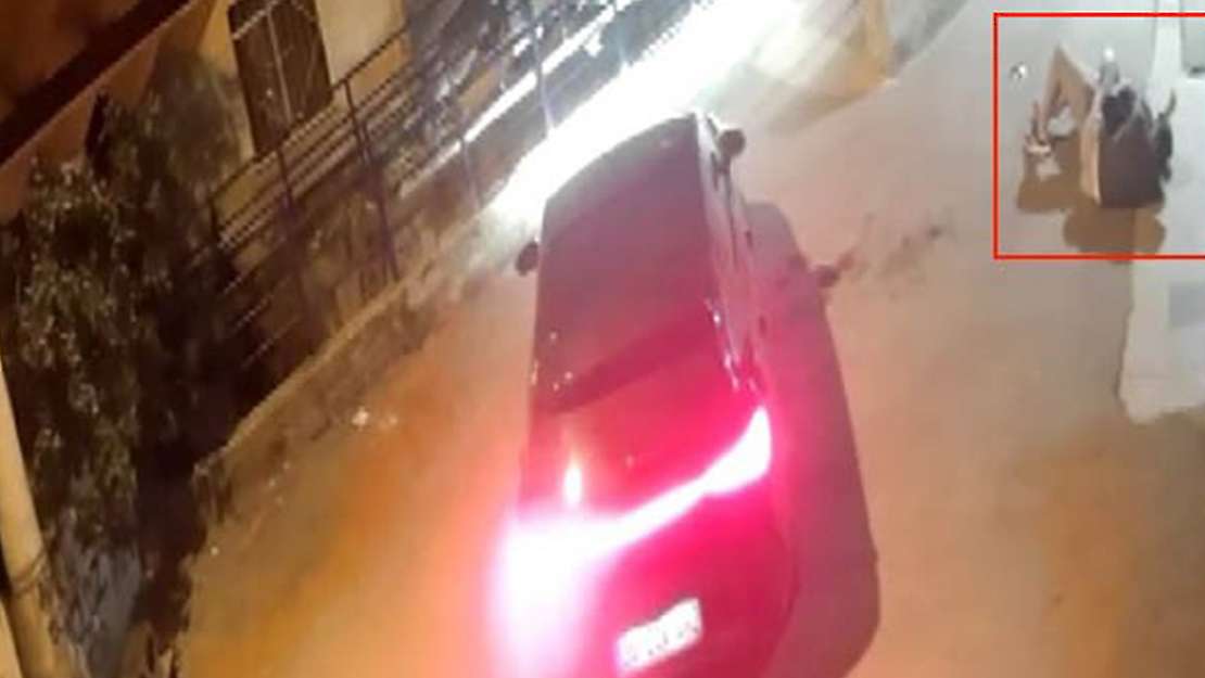 Vahşi cinayetin görüntüleri: Önce boğdu, sonra izledi