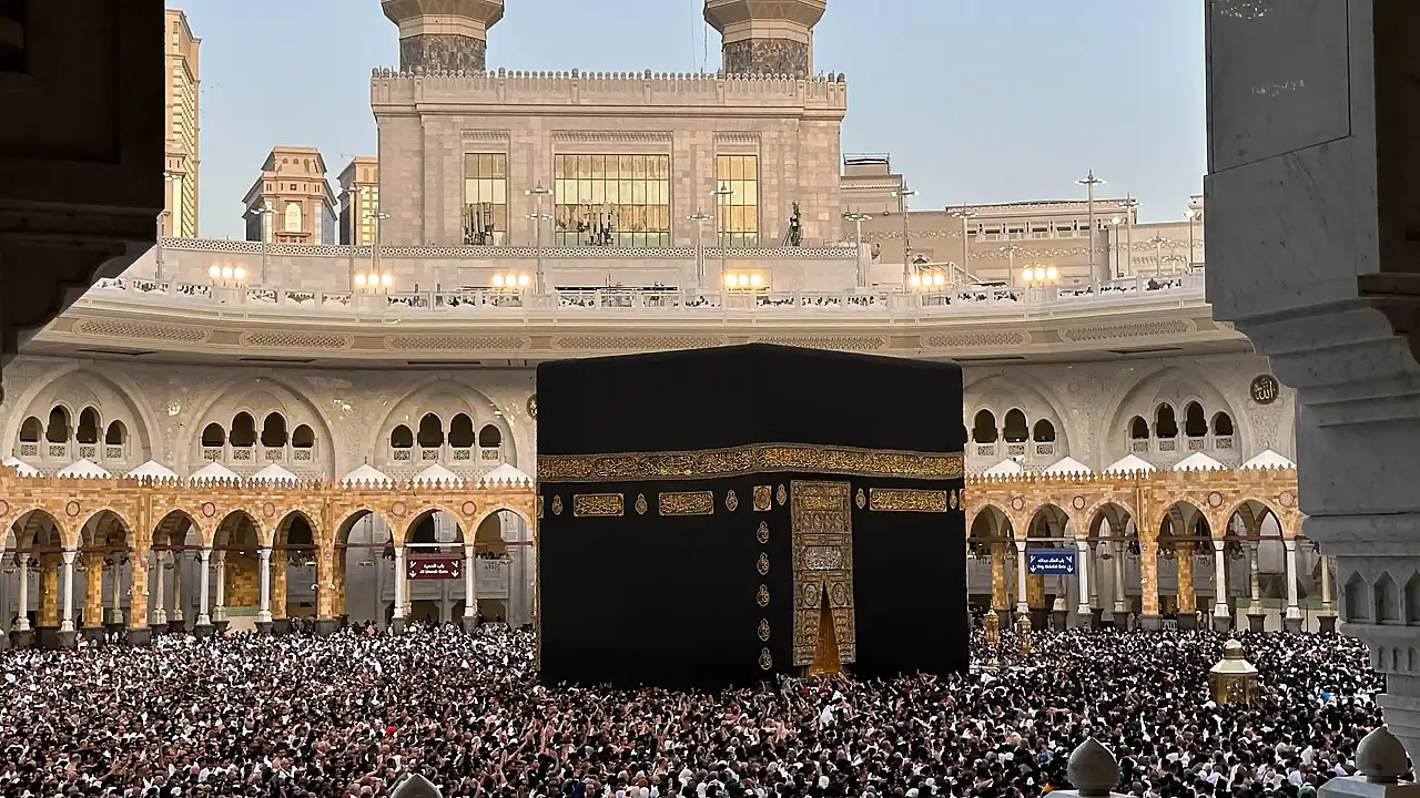 Başkan Altay'dan umre müjdesi! Şartları taşıyanlar ücretsiz gidecek