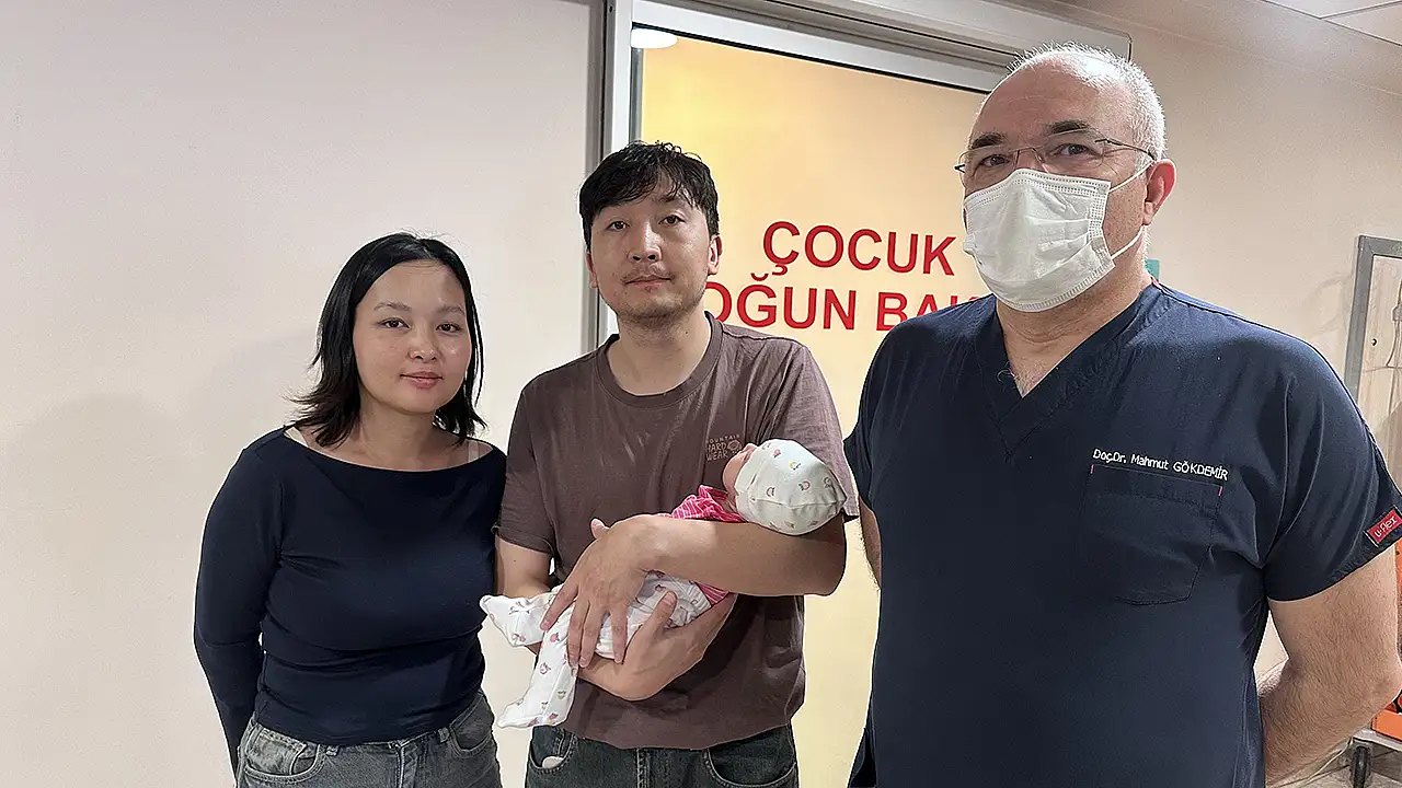 Konya'da 10 günlük bebek çifte mucize yaşadı