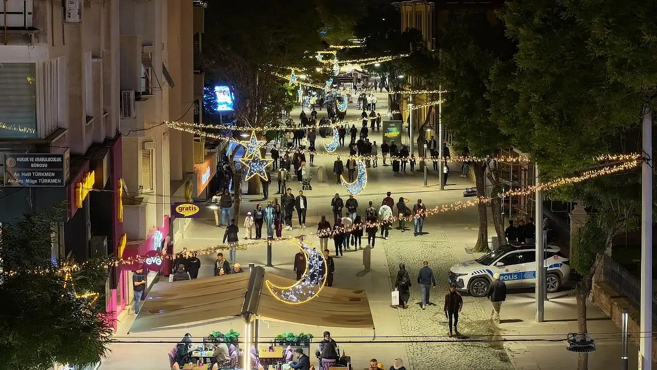 Konya’da bayram ışıklarıyla görsel şölen