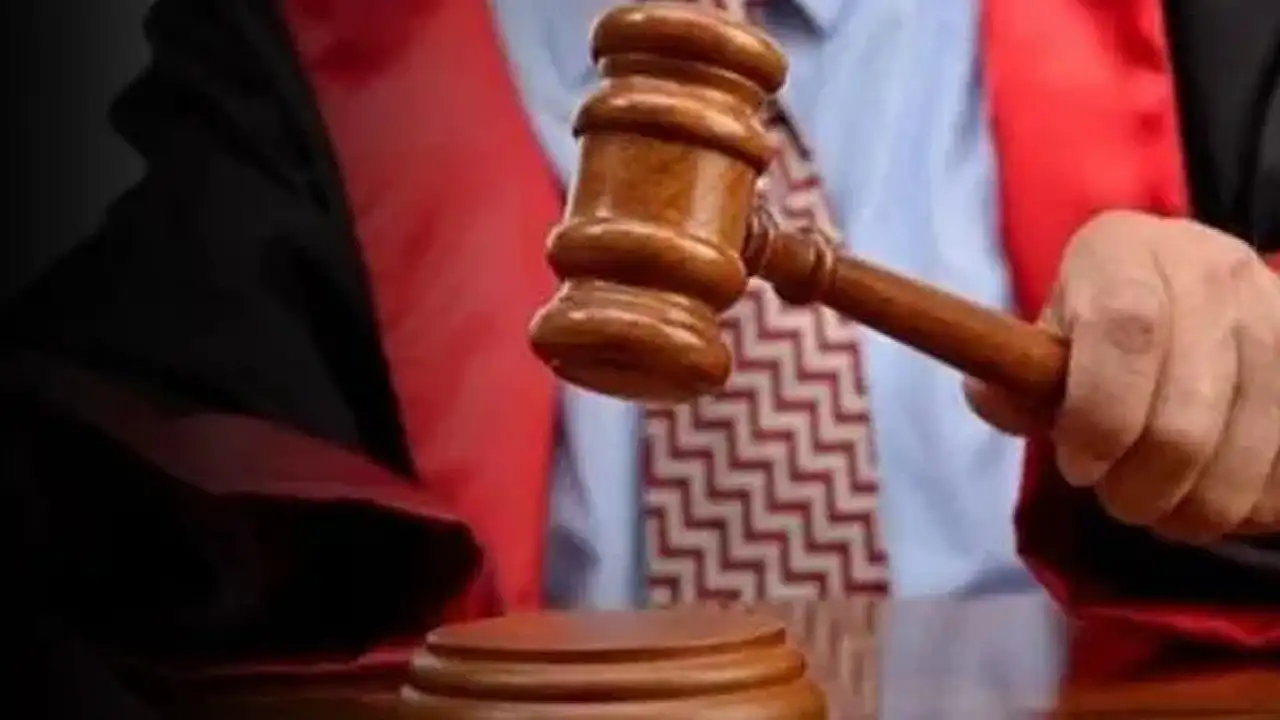 Konya'da bu sefer avukat ve katip, mahkemede hakim karşısına