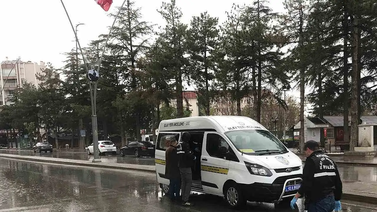 Konya’da film gibi olay! Motosikletli kuyumcu soygunu