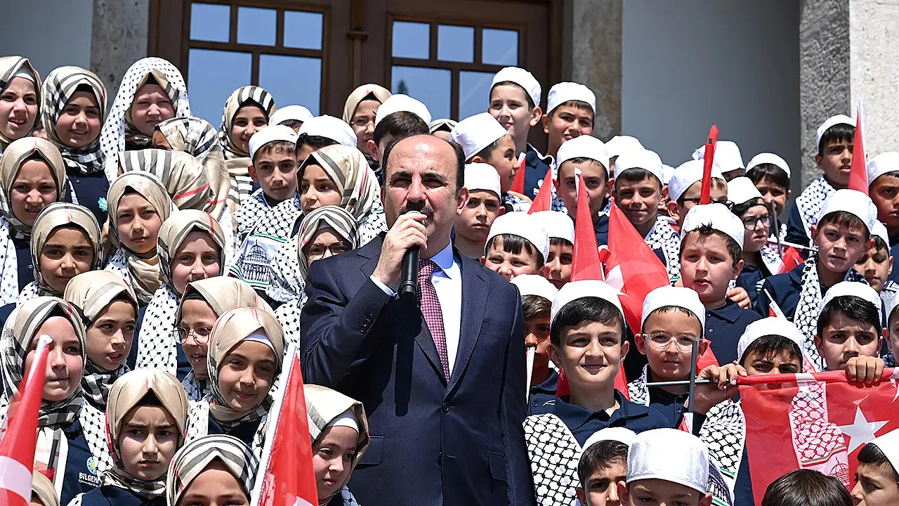 Konya'da hafız adaylarına bisiklet hediye edildi