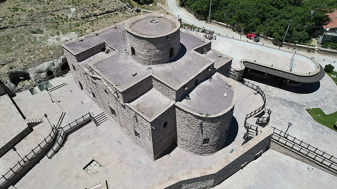 Konya’daki bin 700 yıllık kilise hala ayakta