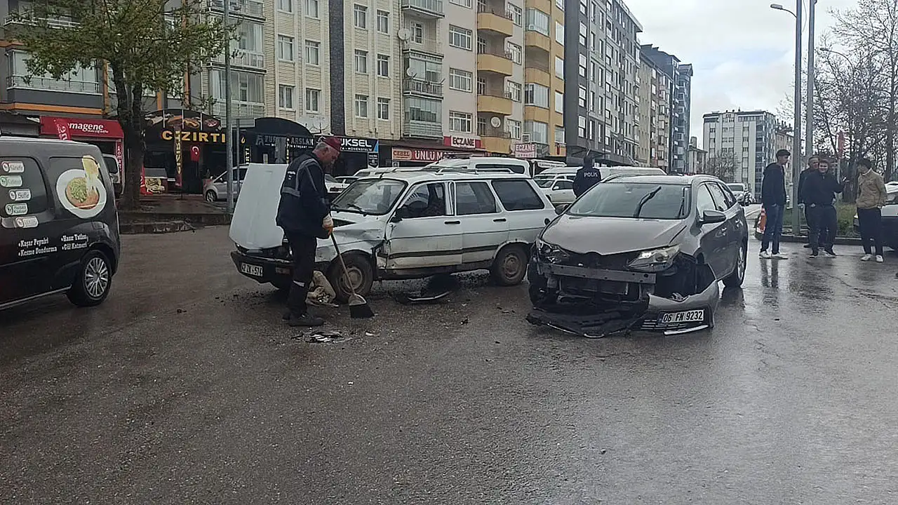 Konya'nın kavşağında korkutan kaza!