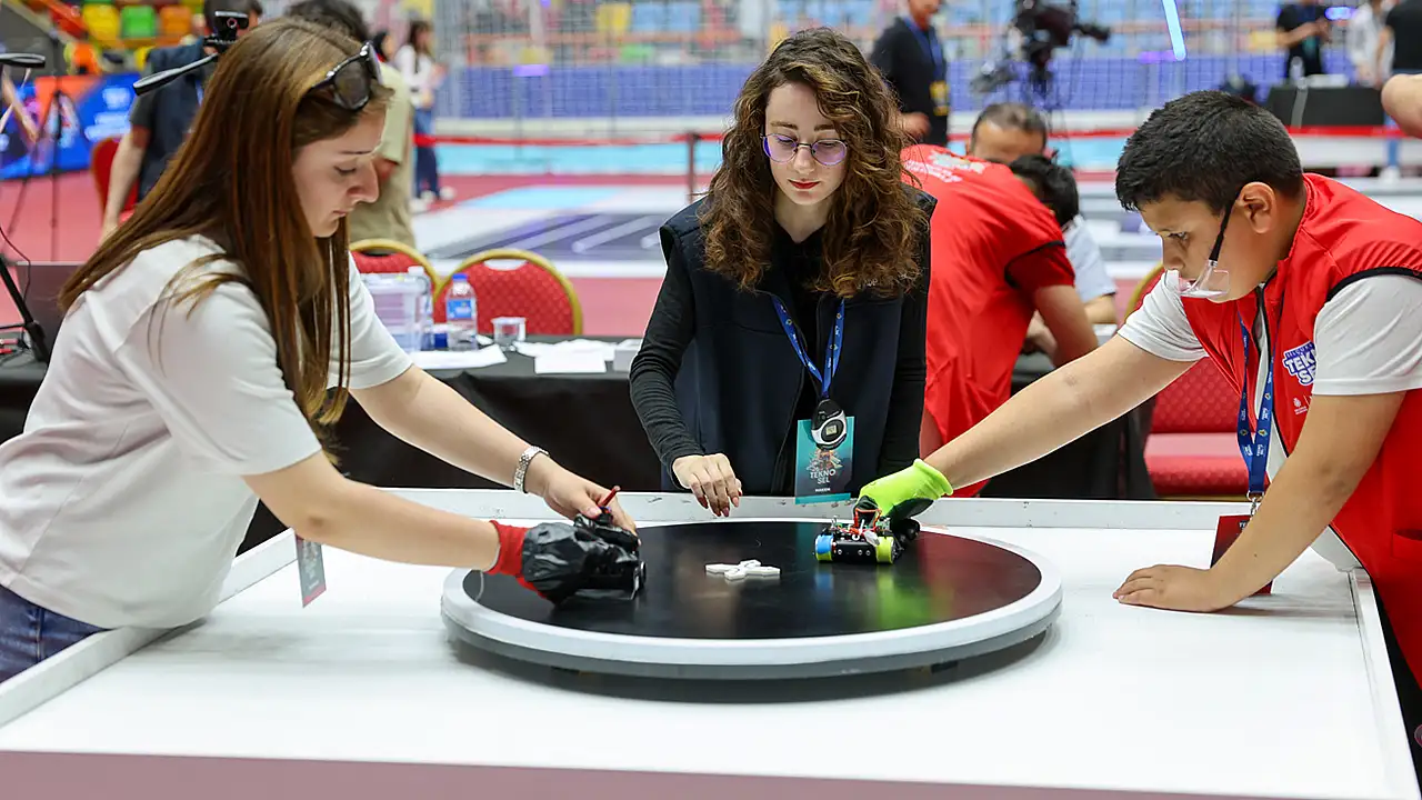 Konya TEKNO-SEL nefes kesti: İlk etabı robot yarışmaları