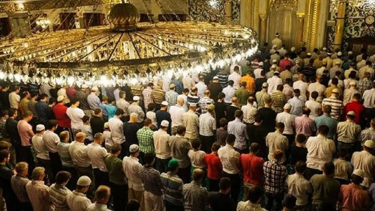Konya ve çevre illerde bayram namazı kılındı
