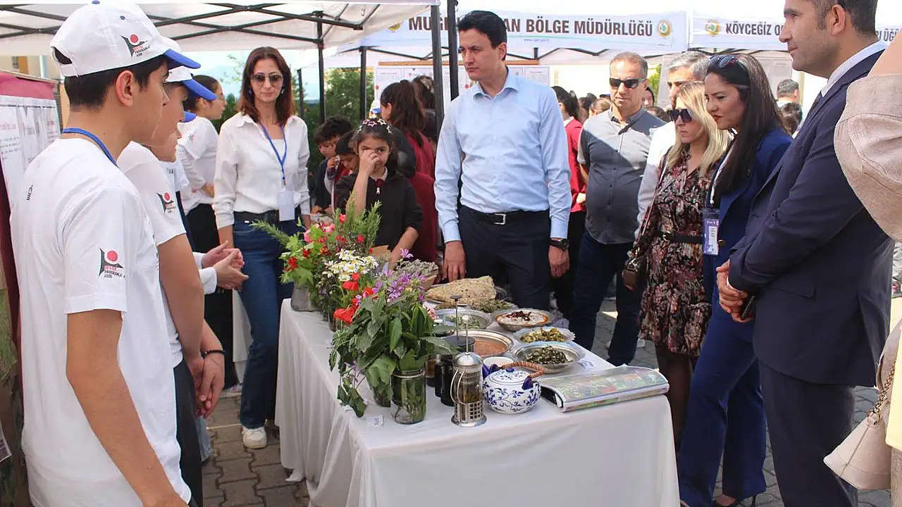 Bilim fuarında öğrencilerin projeleri göz doldurdu