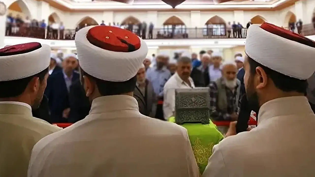 Diyanet İşleri Başkanlığı 2026 yılı sözleşmeli personel alımı kapsamında adaylardan istenen en az 70 KPSS puan şartı ve başvuru sürecine dair detaylar.
