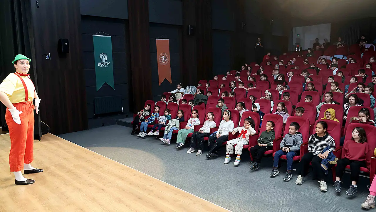 Karatay'da çocuklar tiyatroda buluşuyor