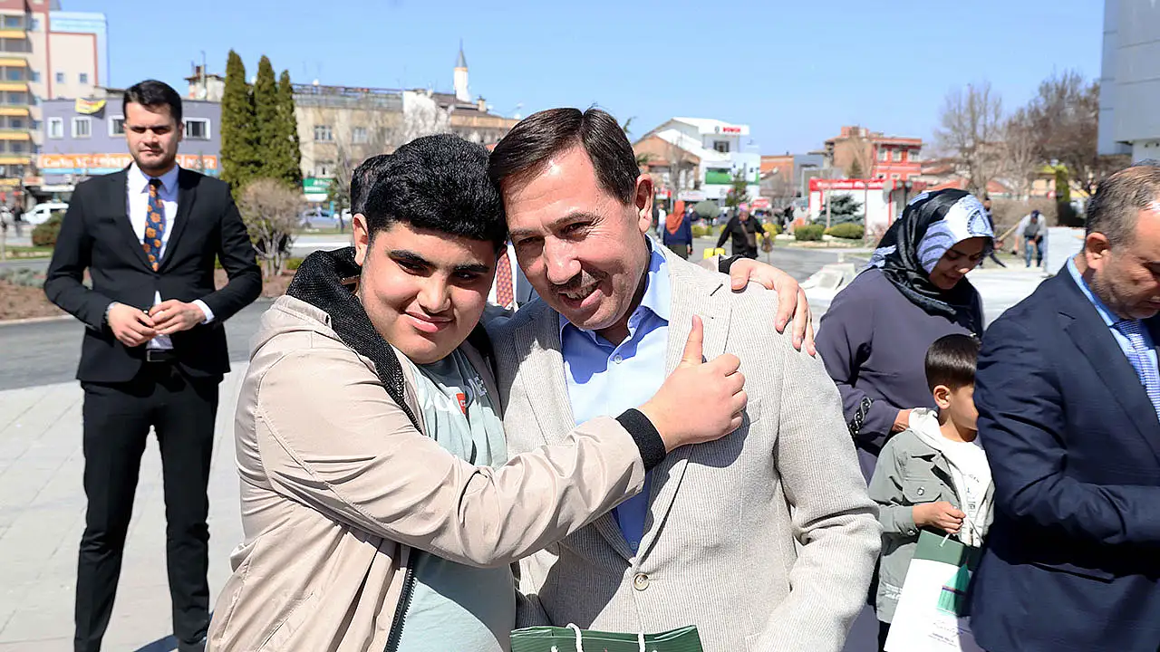 Karatay'da mavi balonlu farkındalık
