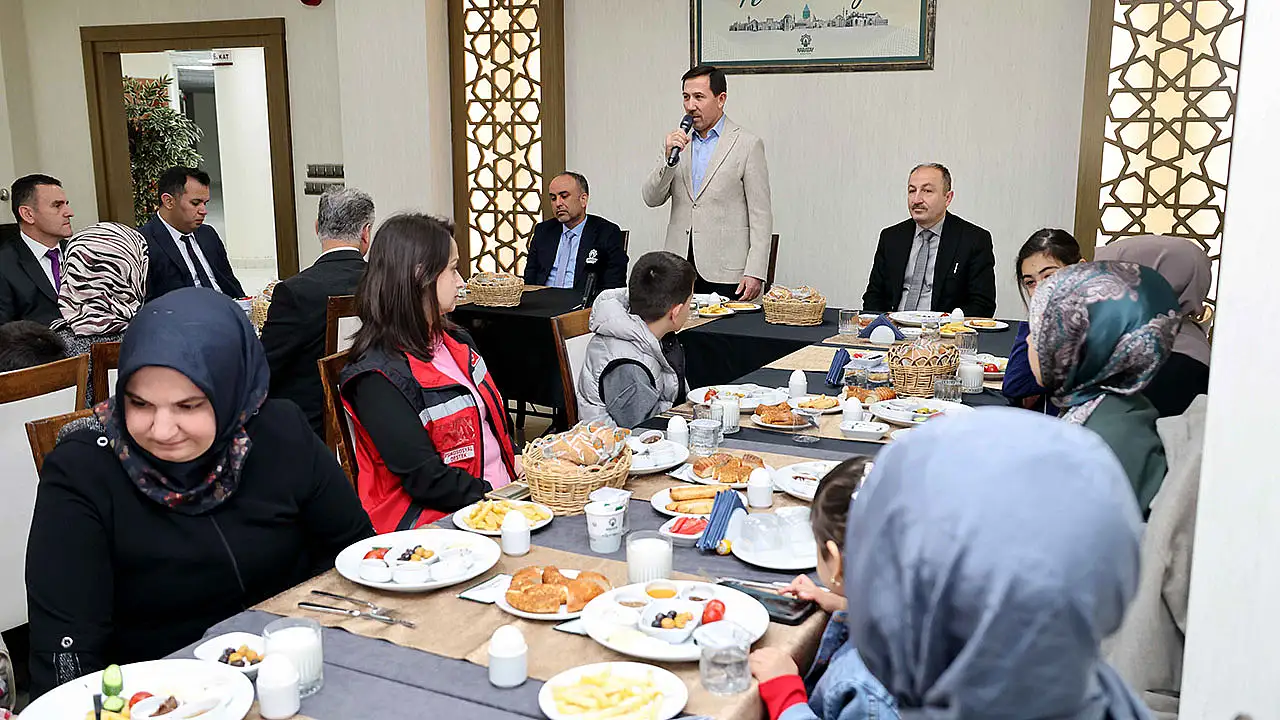 Karatay'da mavi balonlu farkındalık