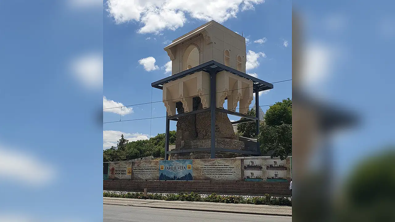 Alâeddin Tepesi'nin kuzeyinde yer alan ve restorasyon çalışmalarıyla korunan Sultan II. Kılıçarslan Köşkü, Selçuklu döneminden günümüze ulaşan en önemli miraslardan bir tanesi.