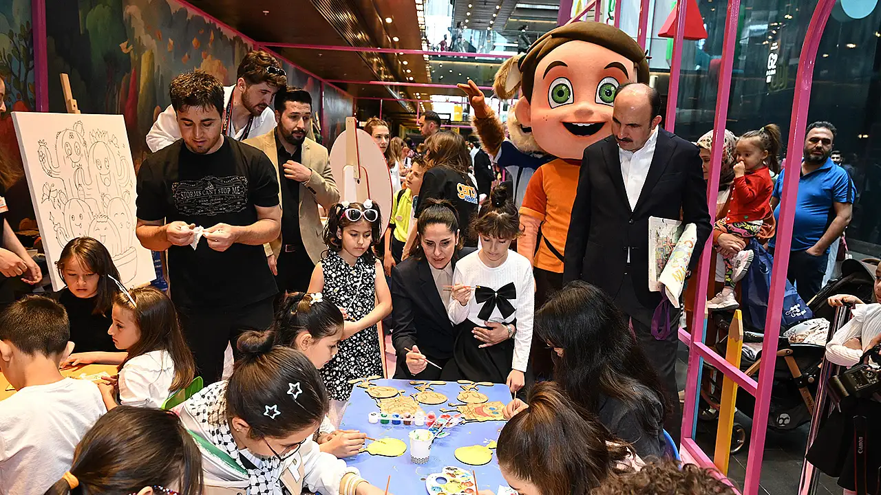 23 Nisan Ulusal Egemenlik ve Çocuk Bayramı haftasında 10.00-21.00 saatleri arasında açık olacak Konya Çocuk Kitap Günleri'ne katılan minik okurlar, itfaiye ve gençlik hizmetleri gibi farklı atölye etkinliklerinden faydalanabilecek.
