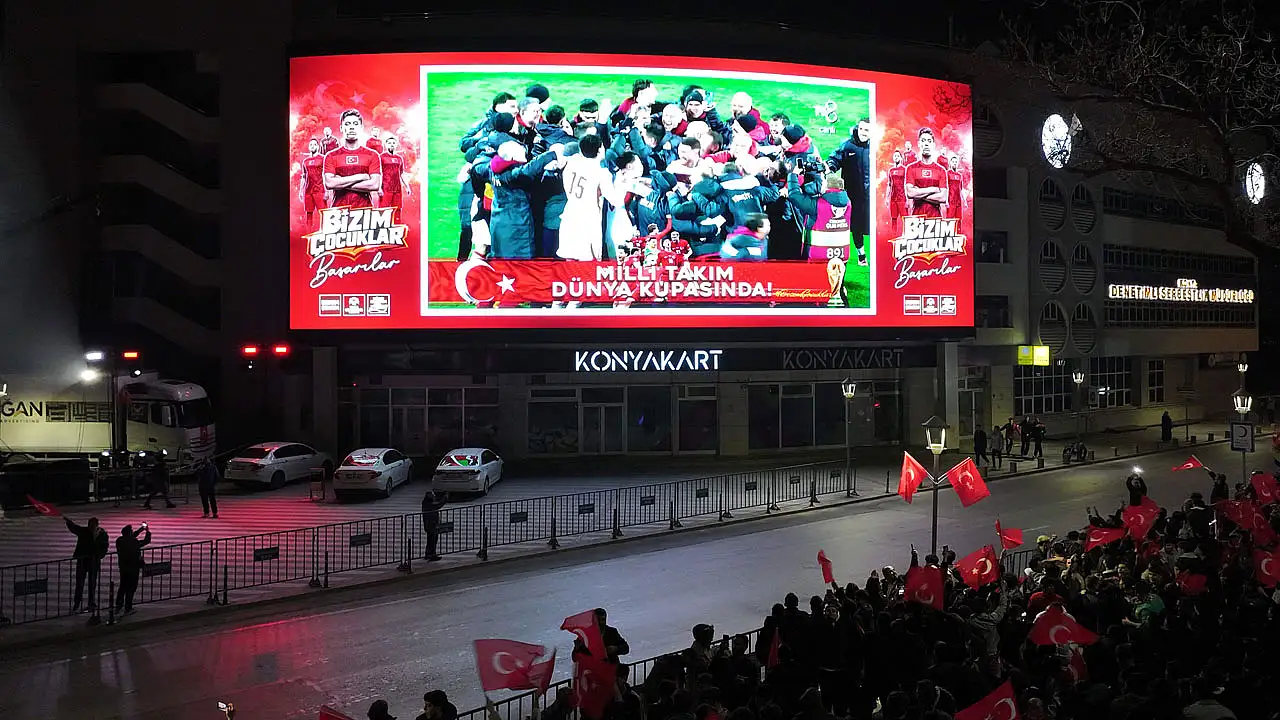 Konya'da dev ekranda tarihi zafer