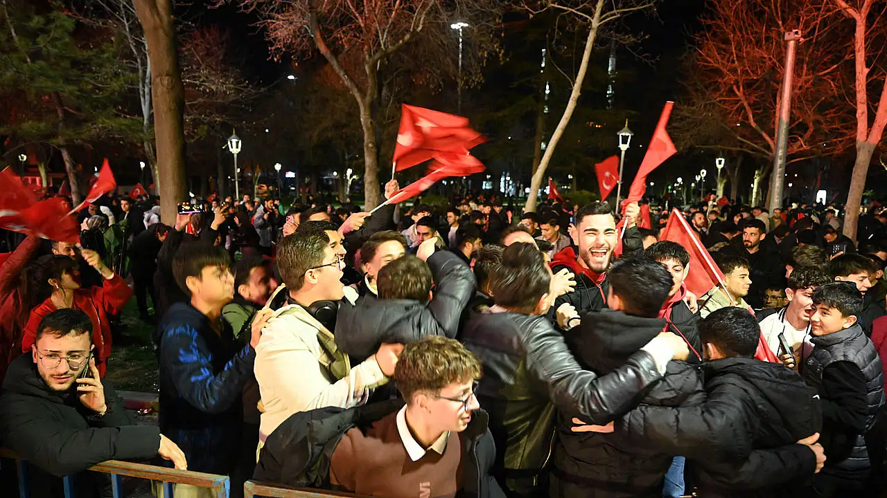 Konya'da dev ekranda tarihi zafer