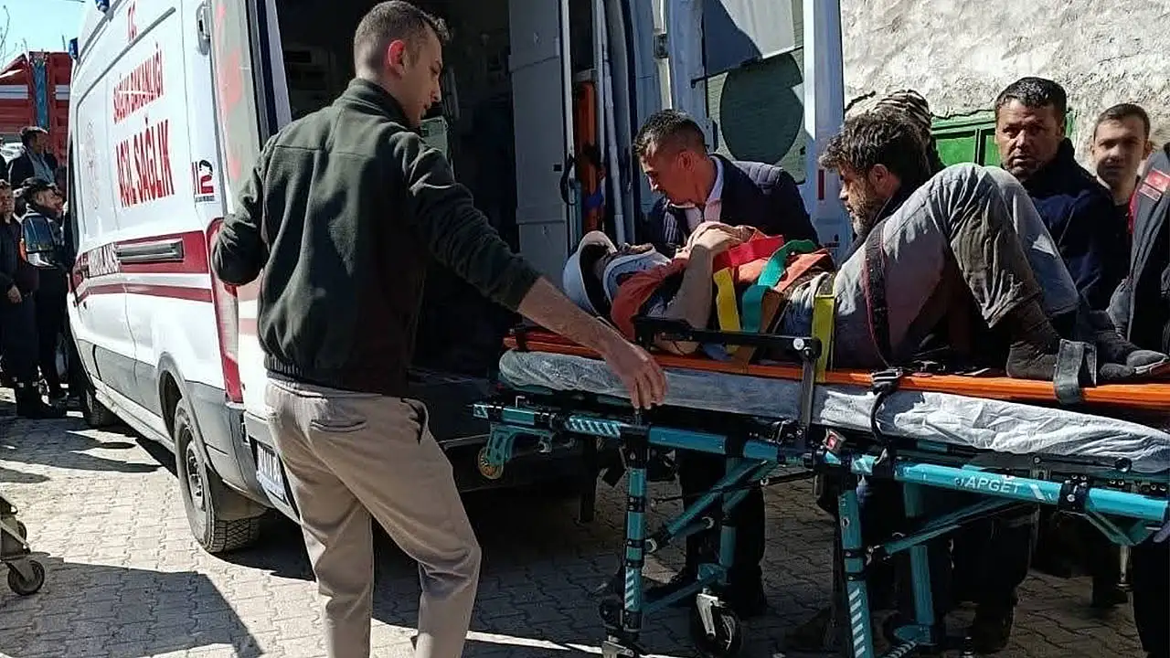Konya'da feci kaza: Sürücü helikopterle sevk edildi