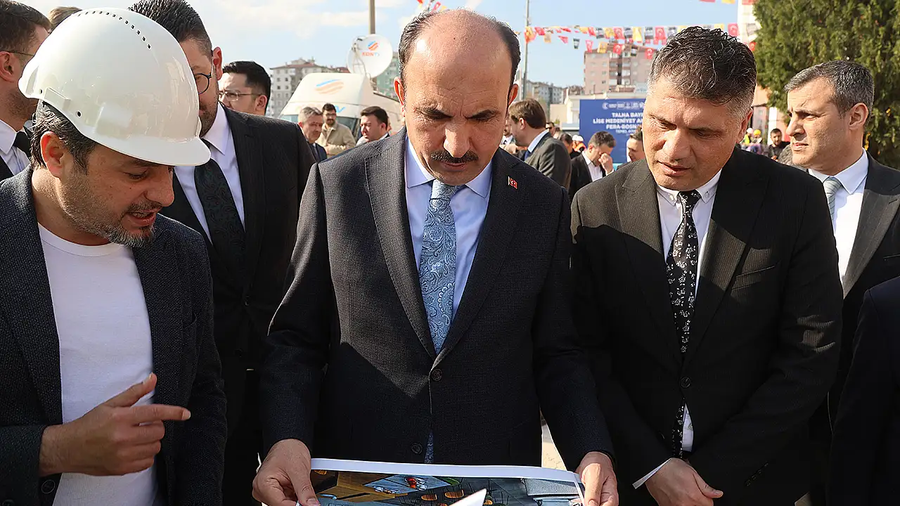 Konya Büyükşehir Belediye Başkanı Uğur İbrahim Altay, 120 milyon lira maliyetli Talha Bayrakçı Lise Medeniyet Akademisi (LİMA) ve 12. FERA şubesinin temelini 2026 Nisan ayında Bosna Hersek Mahallesi'nde attı