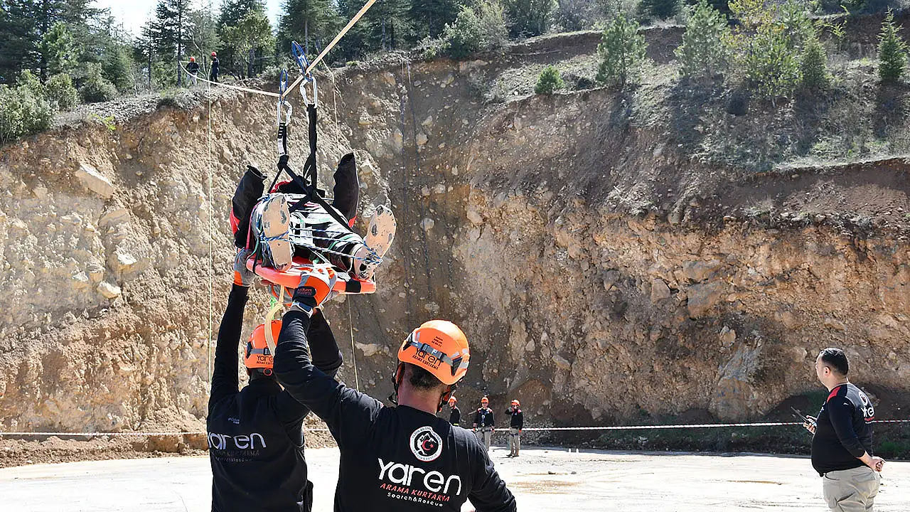 Konya'da gerçeğe yakın arama kurtarma tatbikatı yapıldı