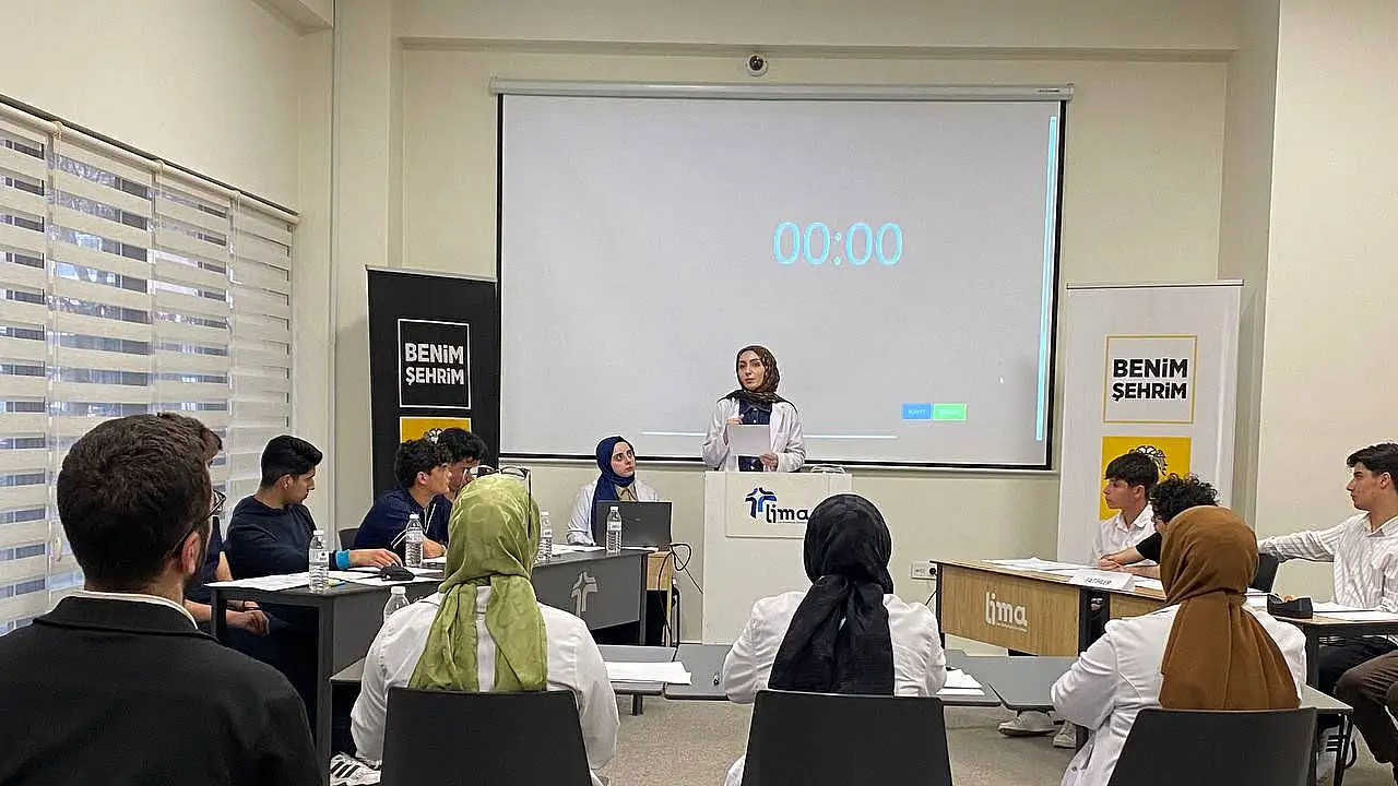 Konya'da münazara heyecanı başladı