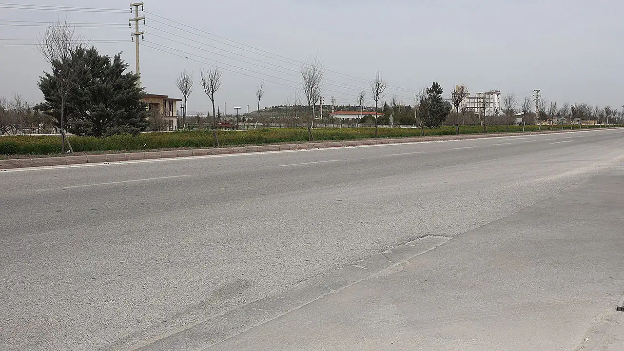 Konya'da şaşırtan kaza: Minibüs geri geri yola kaydı
