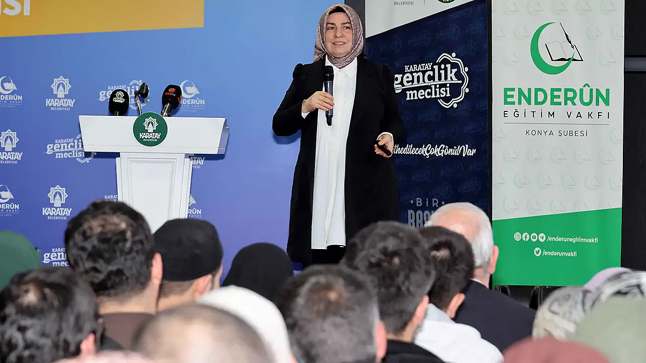 Evlilik ve Aile Gelişim Akademisi'nde 'Evlilikte İletişim Sanatı' başlığıyla sunum yapan Dr. Nazlı Özburun, sağlıklı bir aile yapısında yargısız dinlemenin ve duyguları doğru yönetmenin önemini vurguladı