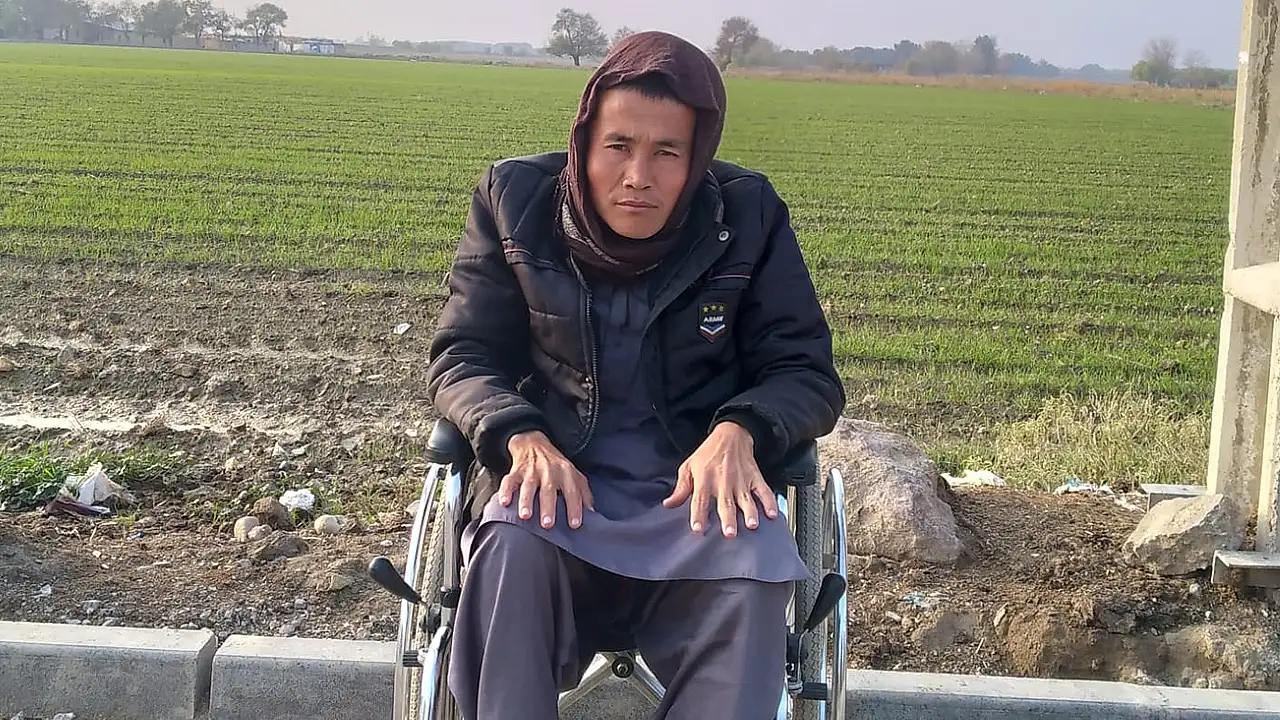 NEÜ Tıp Fakültesi Beyin ve Sinir Cerrahisi bölümünde ileri derece kamburluk teşhisi konulan hastanın, nöromonitör eşliğinde 5 omurgasının düzeltildiği başarılı cerrahi operasyon ve tedavi süreci.