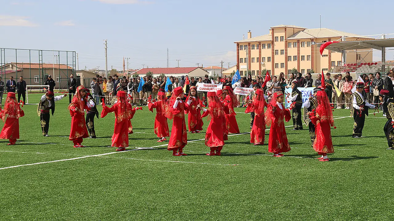 Konya ve çevre illerde 23 Nisan coşkusu