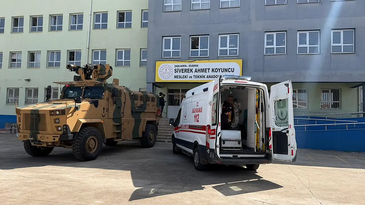 Şanlıurfa Siverek'te Ömer Ket isimli şahsın okula düzenlediği saldırıda bir çok öğrenci yaralandı.