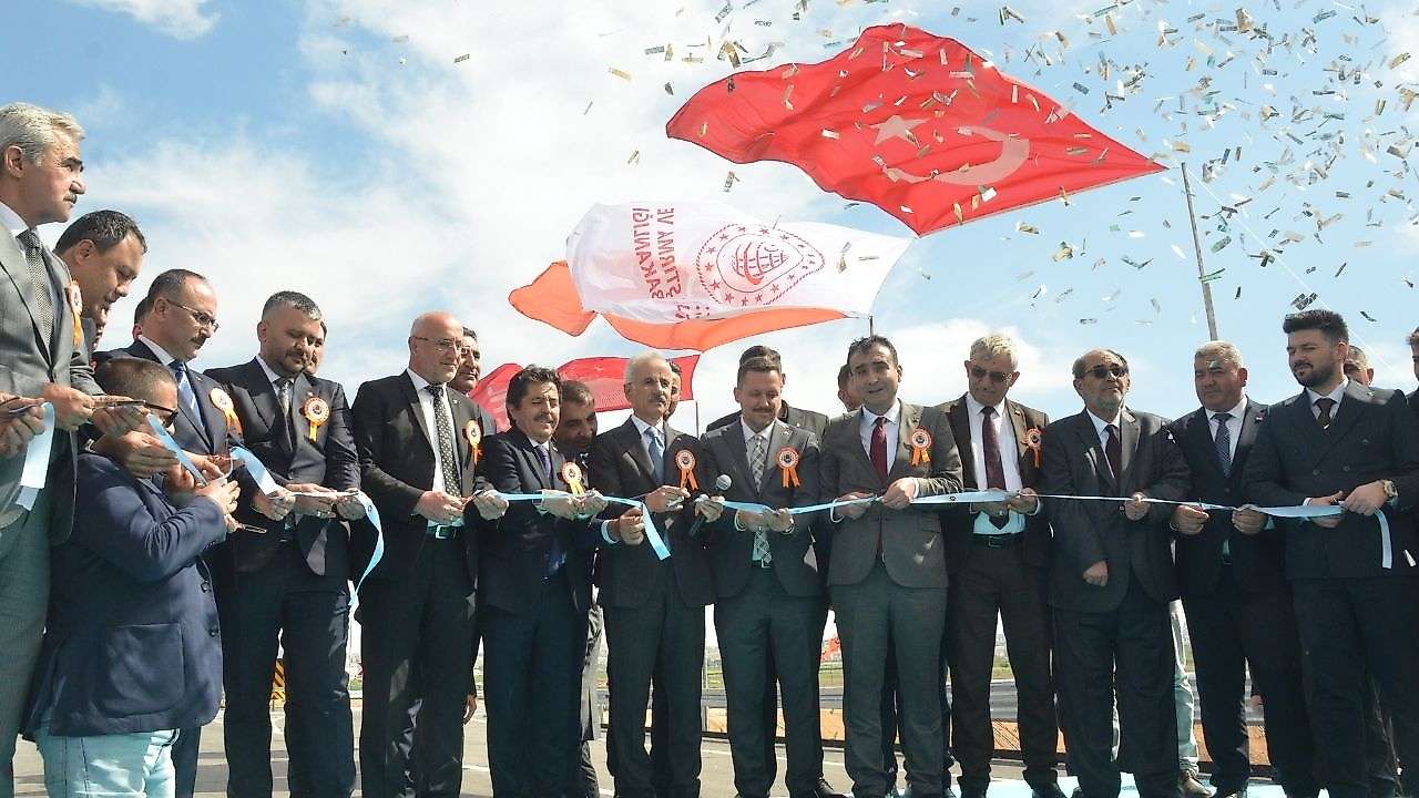 Bakan Uraloğlu'ndan dev ulaşım müjdesi!