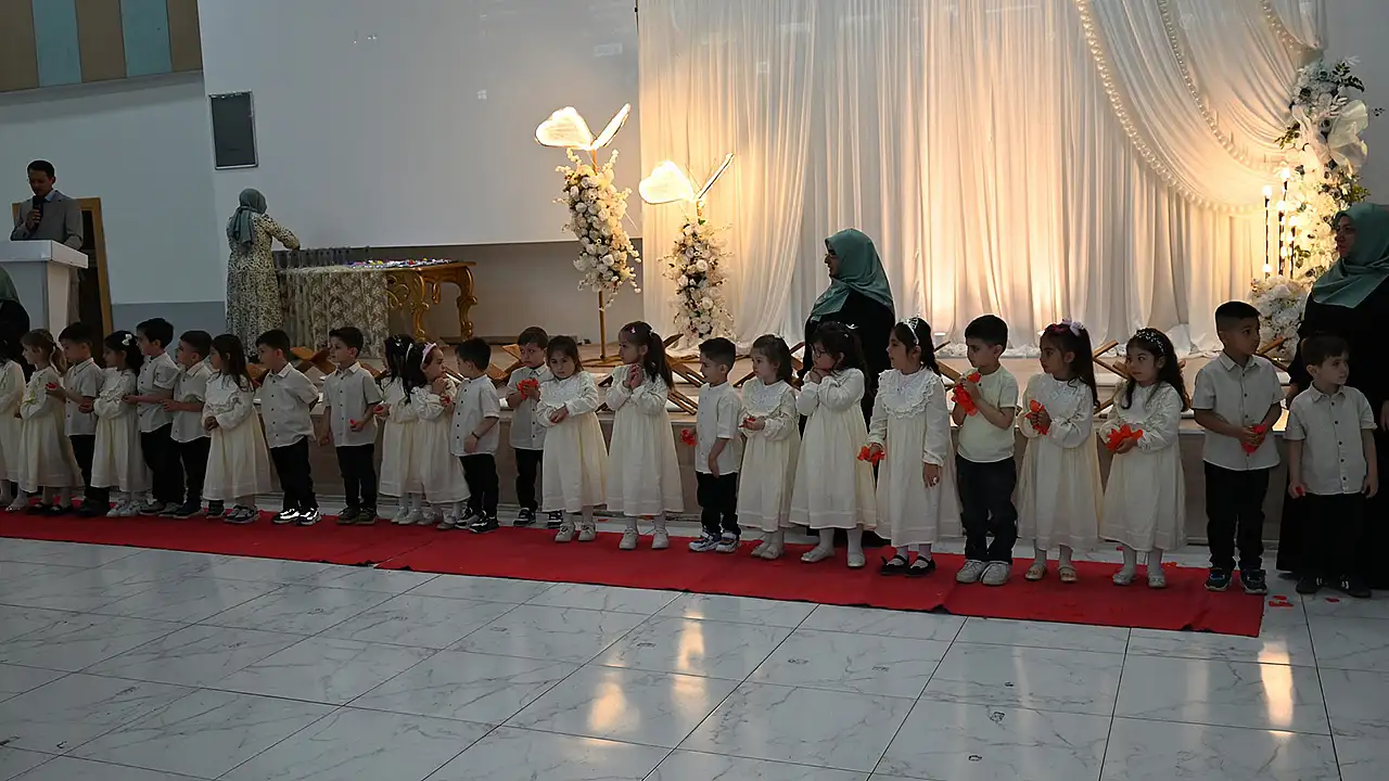Sarayönü Belediye Başkanı Necati Koç, Sarayönü’nda Fevzi Fatma Demirpolat Kur’an Kursu’nda düzenlenen Hatim Programı'na katılarak emeği geçen herkese teşekkür etti.
