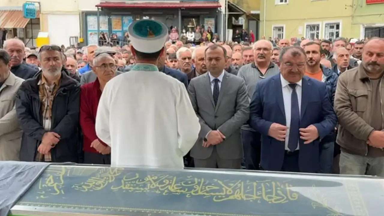 Engelli kızına istismar iddiasıyla şikayete giden anne defnedildi