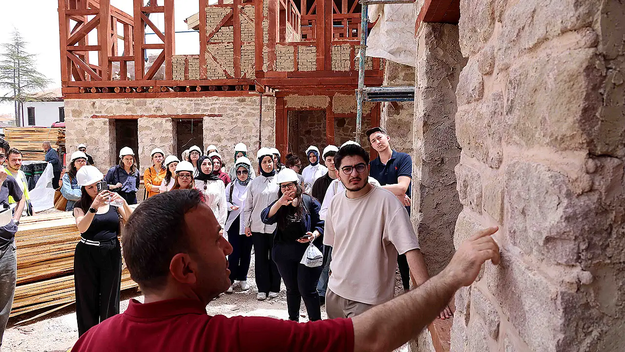 Karatay'da öğrenciler teorik bilgilerini sahada uyguladı