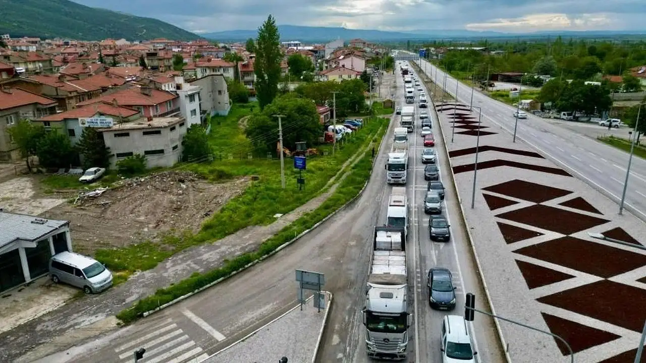 Konya-Afyon yolunda trafik kilitlendi