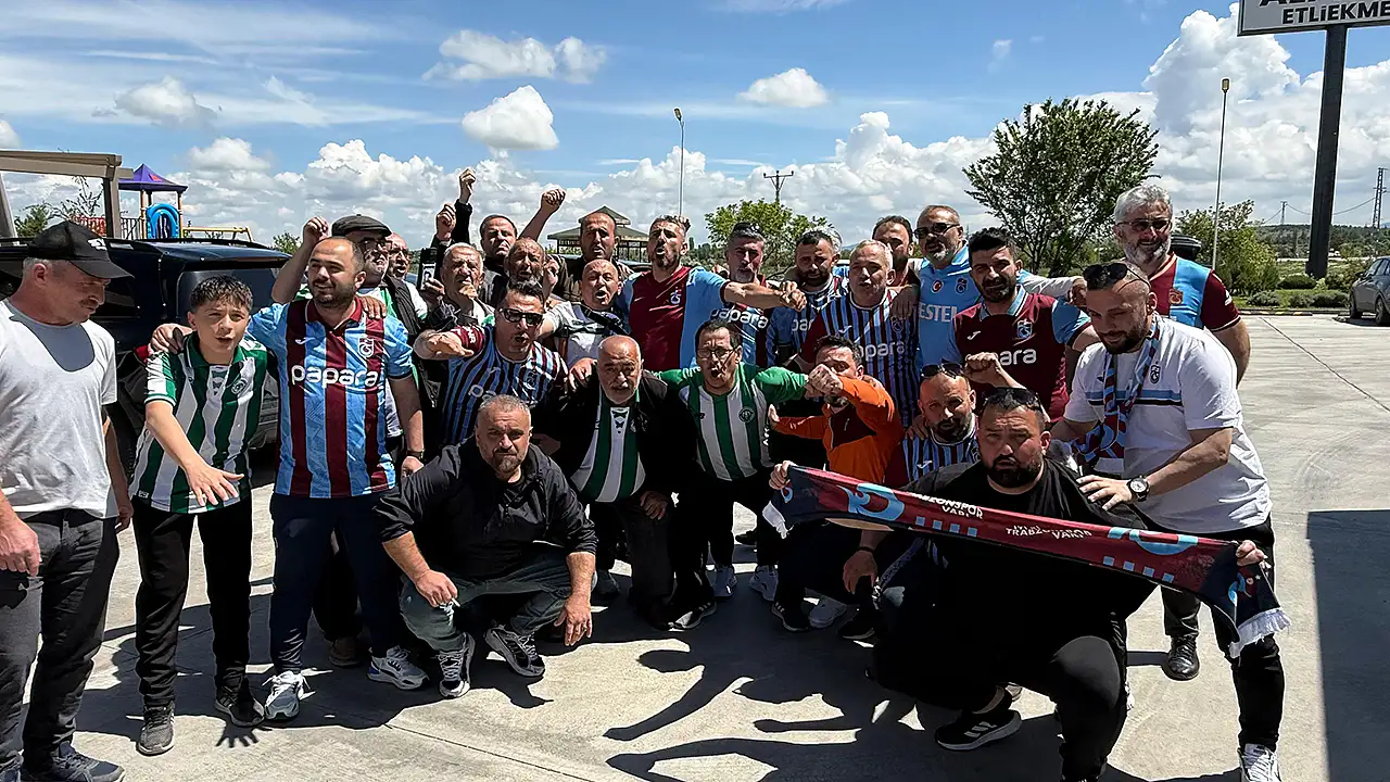 Konya, Antalya'ya yolunda birlikte tezahürat