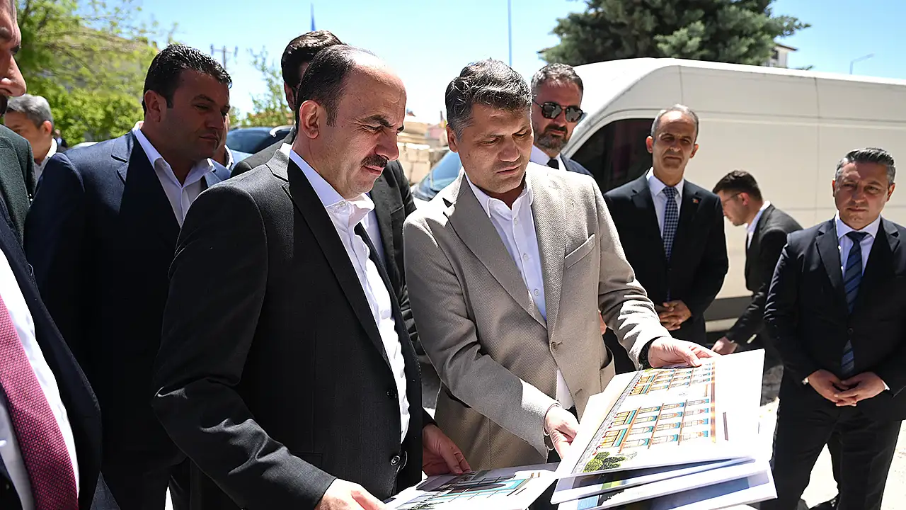 Büyükşehir Belediyesi tarafından Kulu ilçesine kazandırılacak olan modern Kulu İtfaiye Merkezi'nin temeli düzenlenen resmi törenle ve dualarla atıldı.