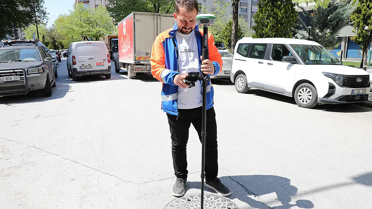 Türkiye'de bir ilk olarak 6 farklı su şebekesini tek sistemde toplayan KOSKİ, bu sayede 47,8 milyon liralık tasarruf sağladı.