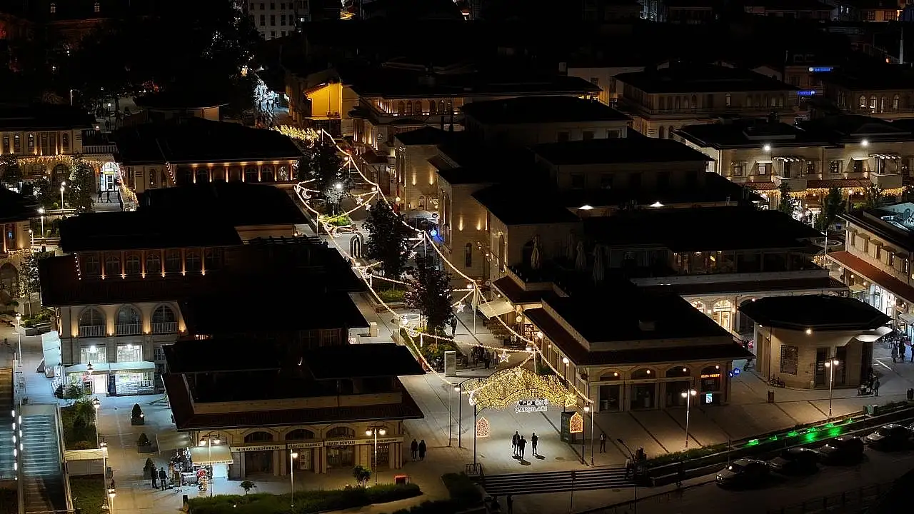 Konya'da bayram ışıklarıyla görsel şölen