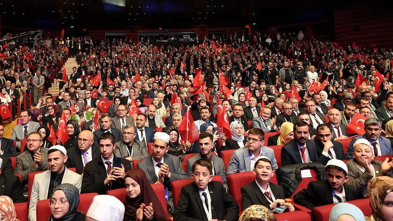 Konya'da İmam Hatip Şöleni'nde ödüller sahiplerini buldu