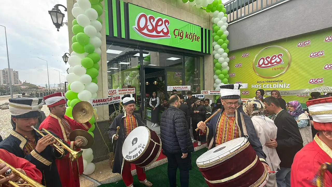 Konya'da Oses Çiğköfte '1001 kere maşallah' dedirtti