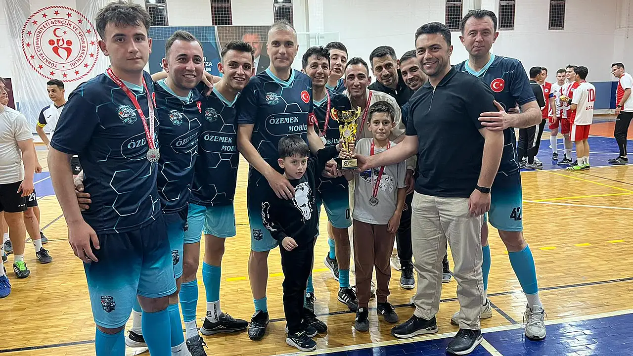 Konya hakemleri, futsalda terledi