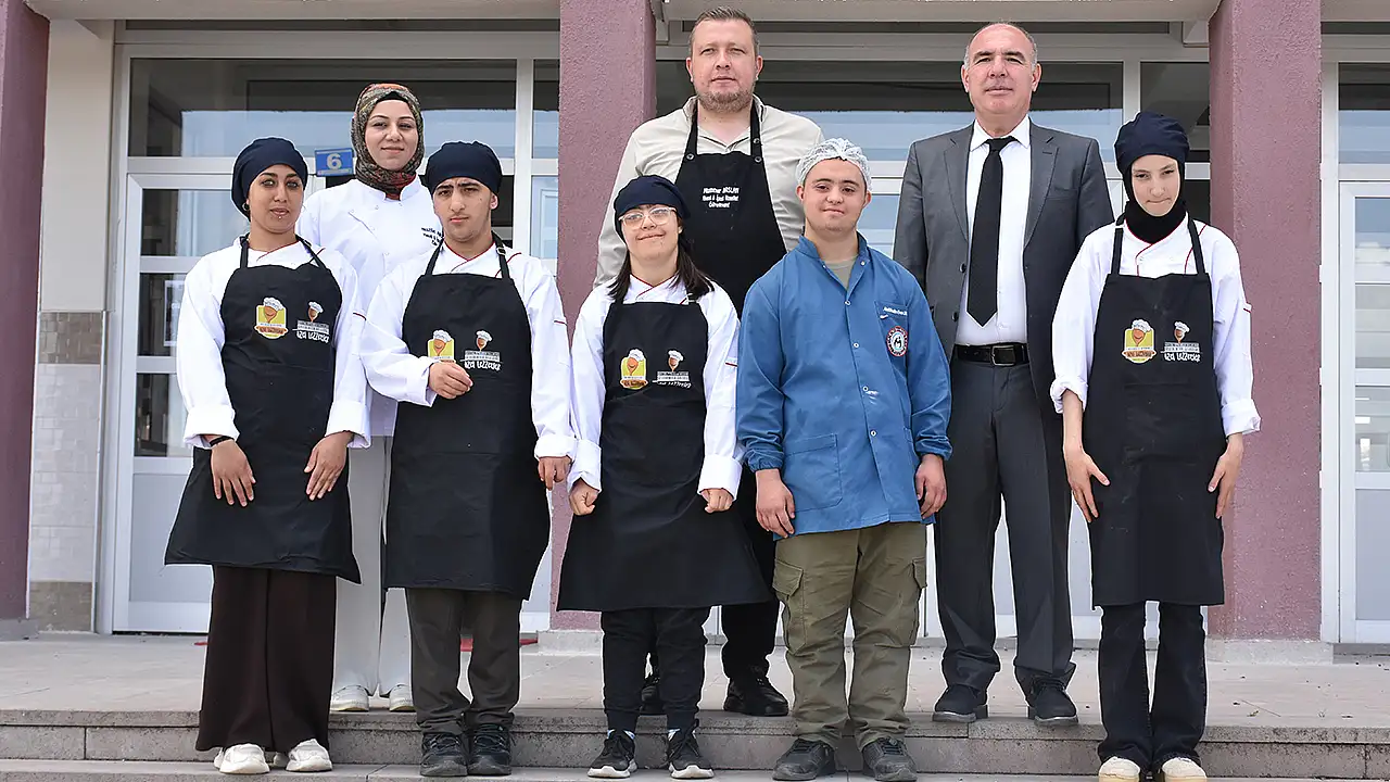 Konya'da özel bireyler aldıkları eğitimlerle meslek sahibi oluyor