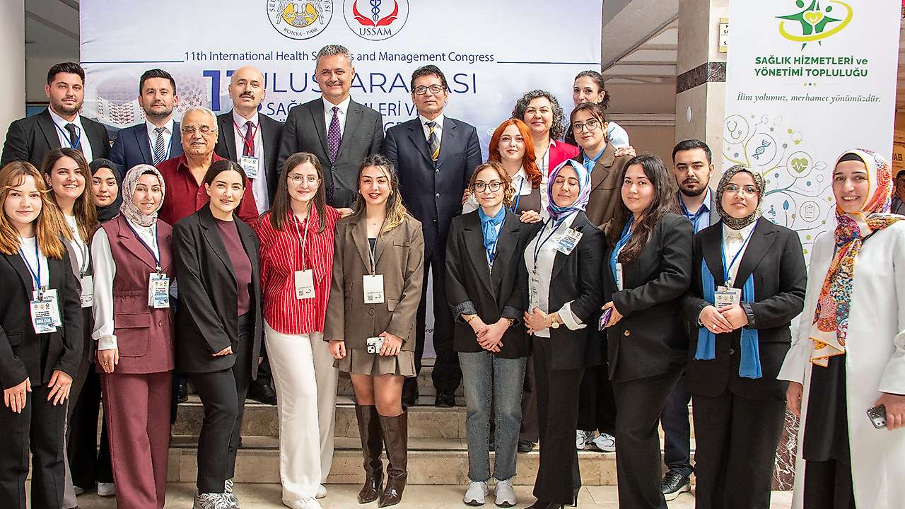 Selçuk Üniversitesi Sultan Alparslan Kültür Merkezi'nde düzenlenen 11. Uluslararası Sağlık Bilimleri ve Yönetimi Kongresi dört ülkeden uzman isimleri Konya'da buluşturdu.